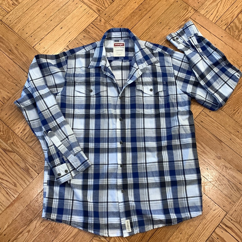 Wrangler plaid  button down, Large